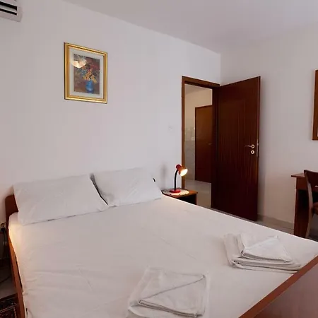 Ferienwohnung Karagic Krk Town Exterior foto